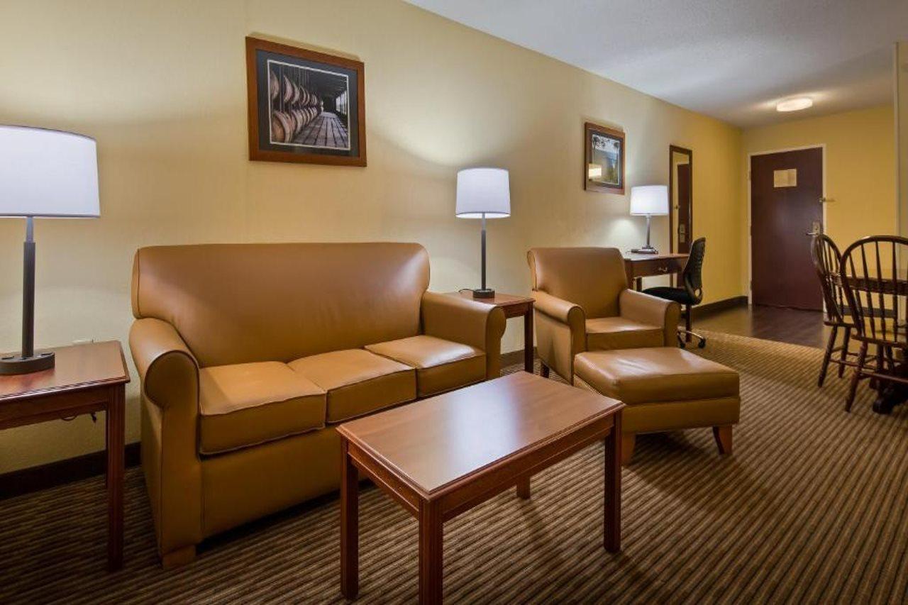 Best Western Lawrenceburg Inn Екстер'єр фото