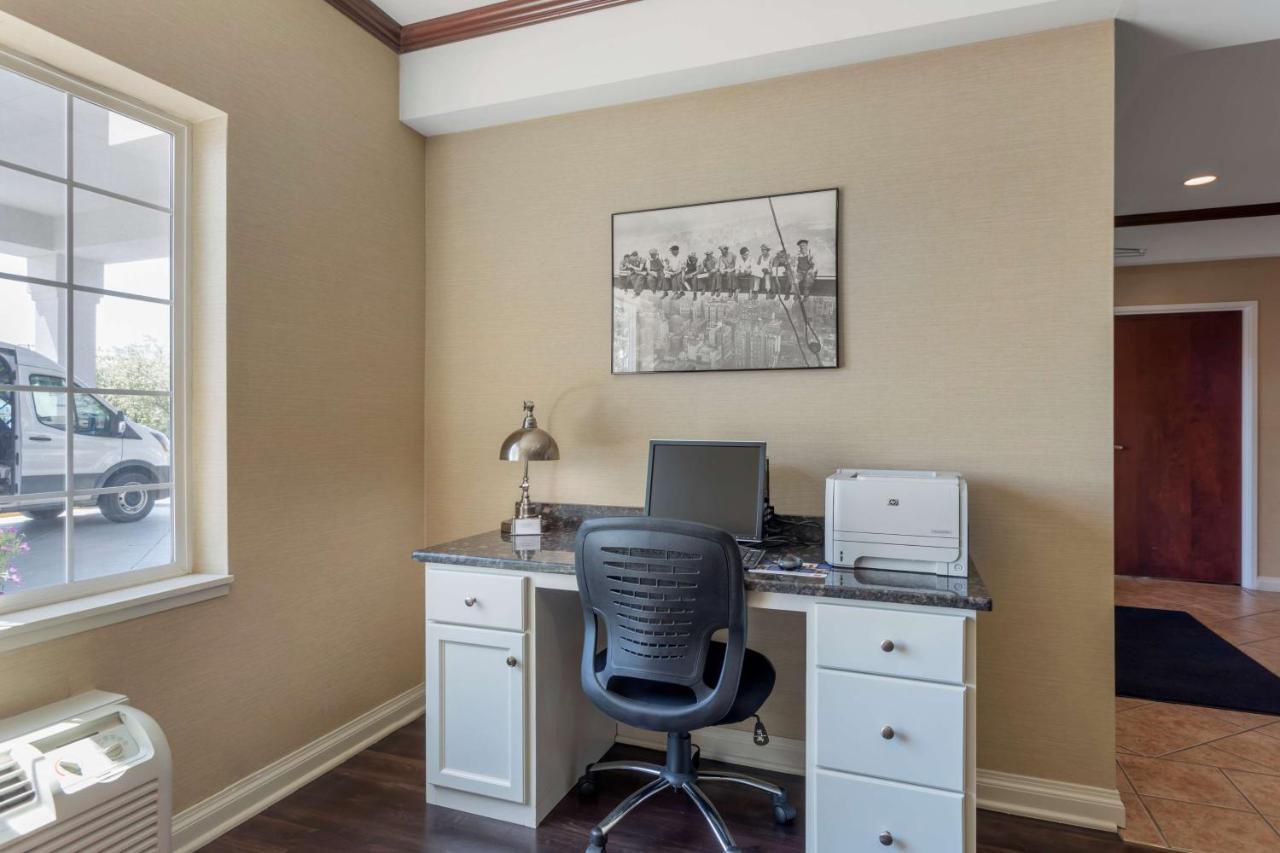 Best Western Lawrenceburg Inn Екстер'єр фото